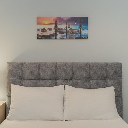 Comfy Apt Next To Metro Афины Экстерьер фото
