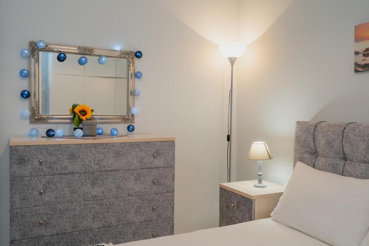 Comfy Apt Next To Metro Афины Экстерьер фото