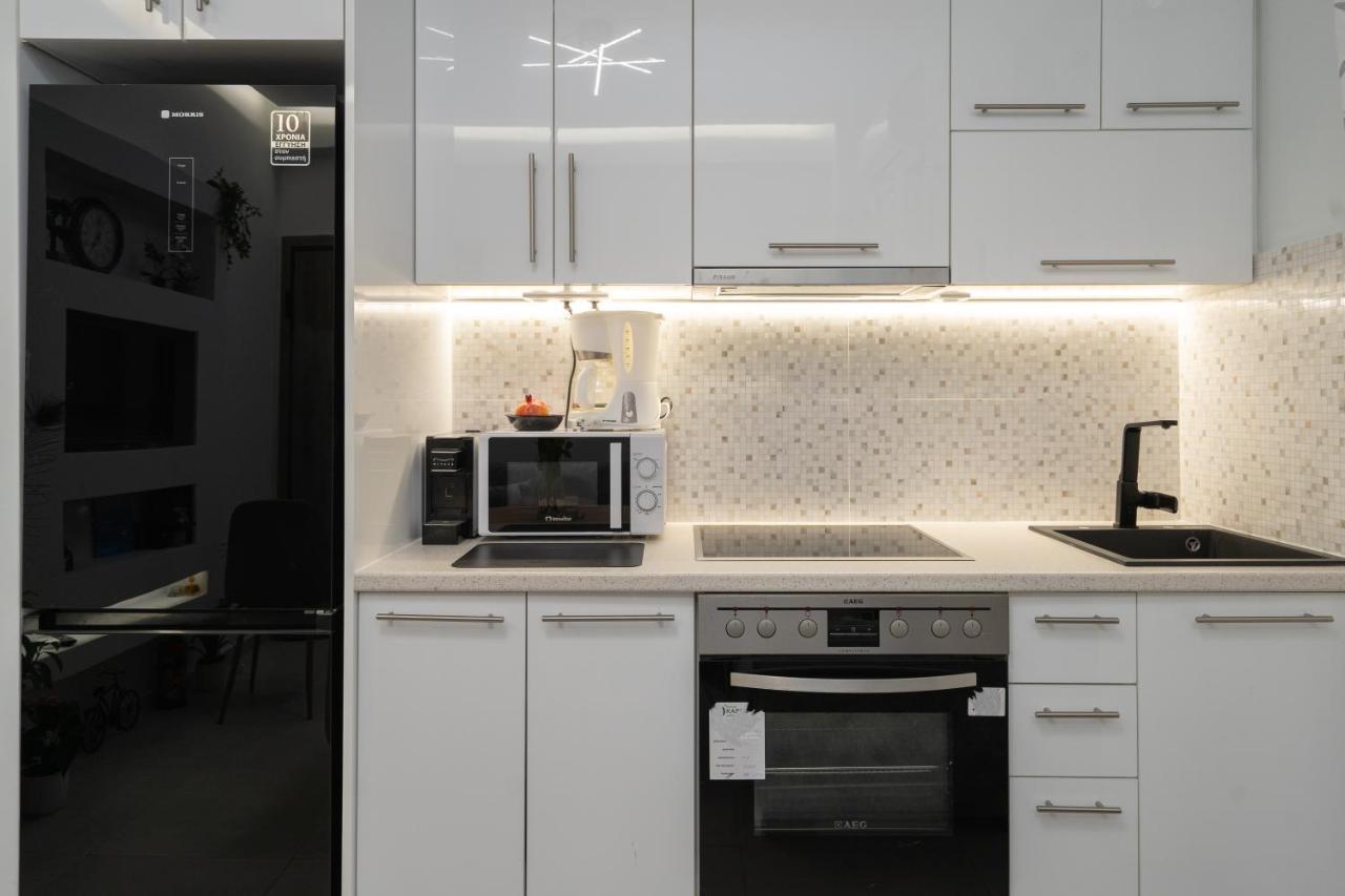 Comfy Apt Next To Metro Афины Экстерьер фото